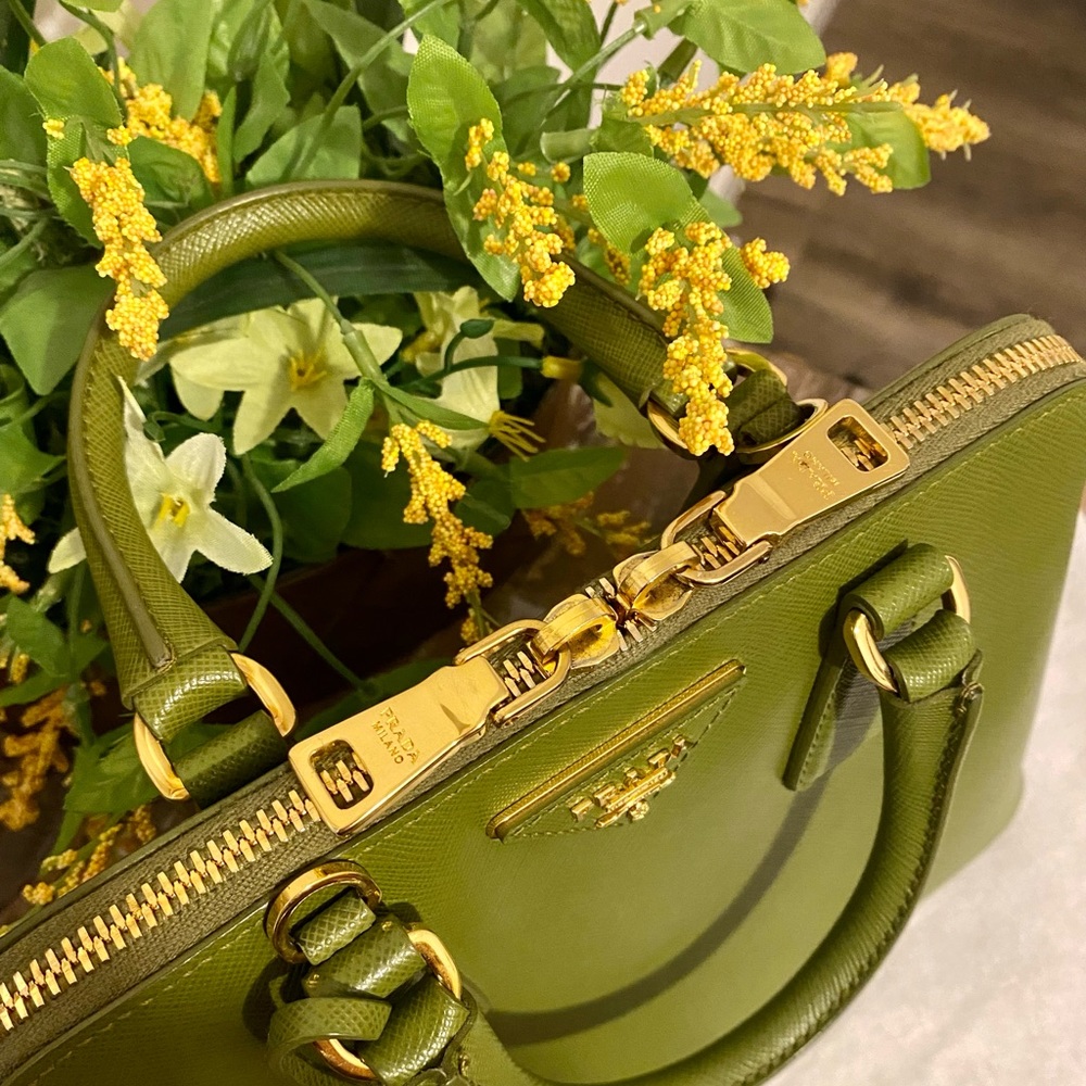 ✨HP✨ Prada Bag - Picture 5 of 16